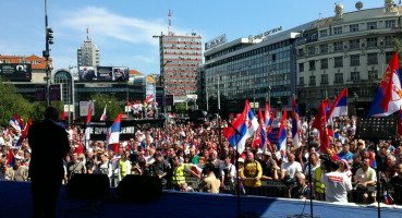 Amid media blackout Serbians continue to protest capitulation of Kosovo